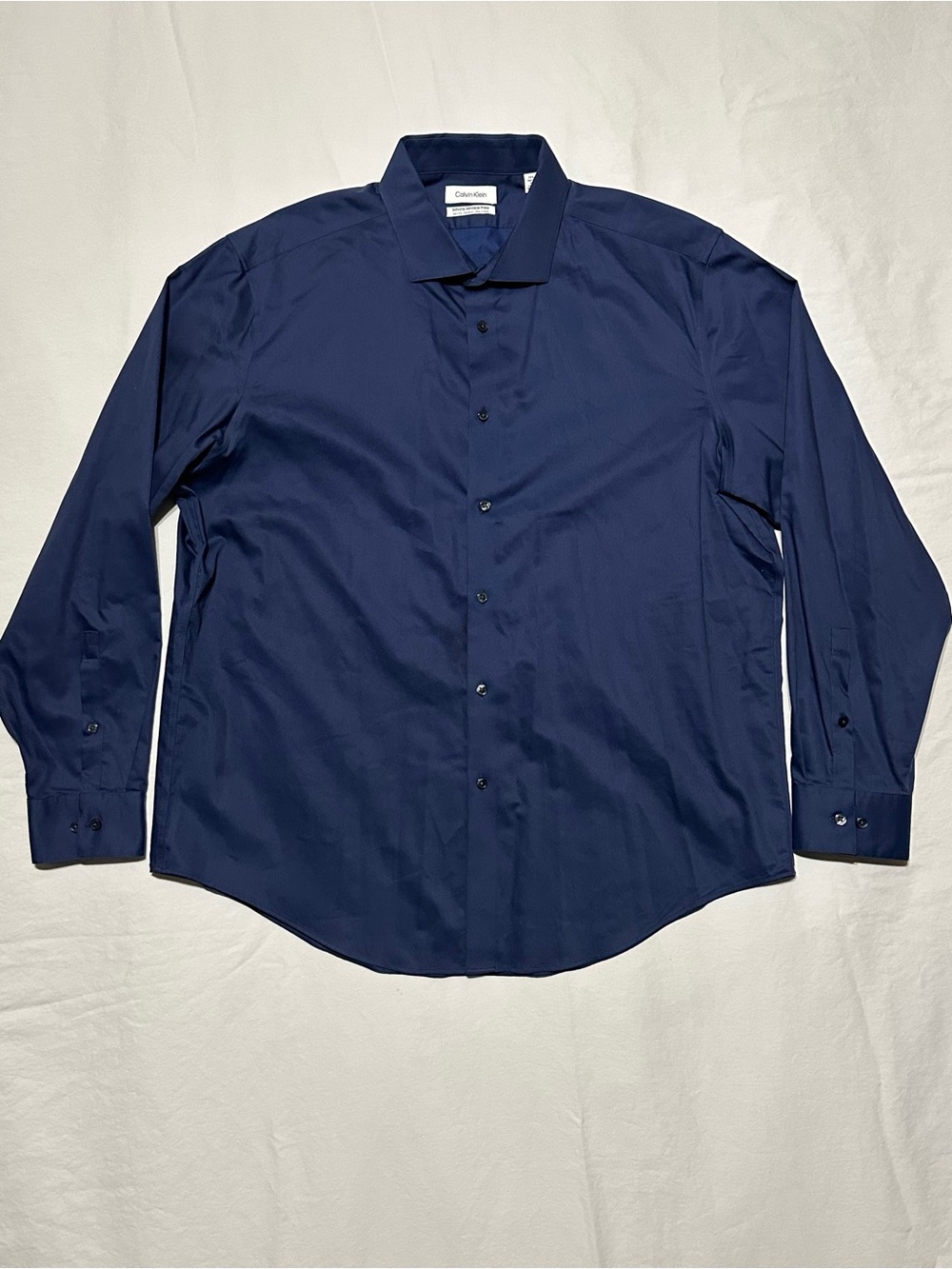 Calvin Klein Men's Solid Navy Long-Sleeve Dress Shirt